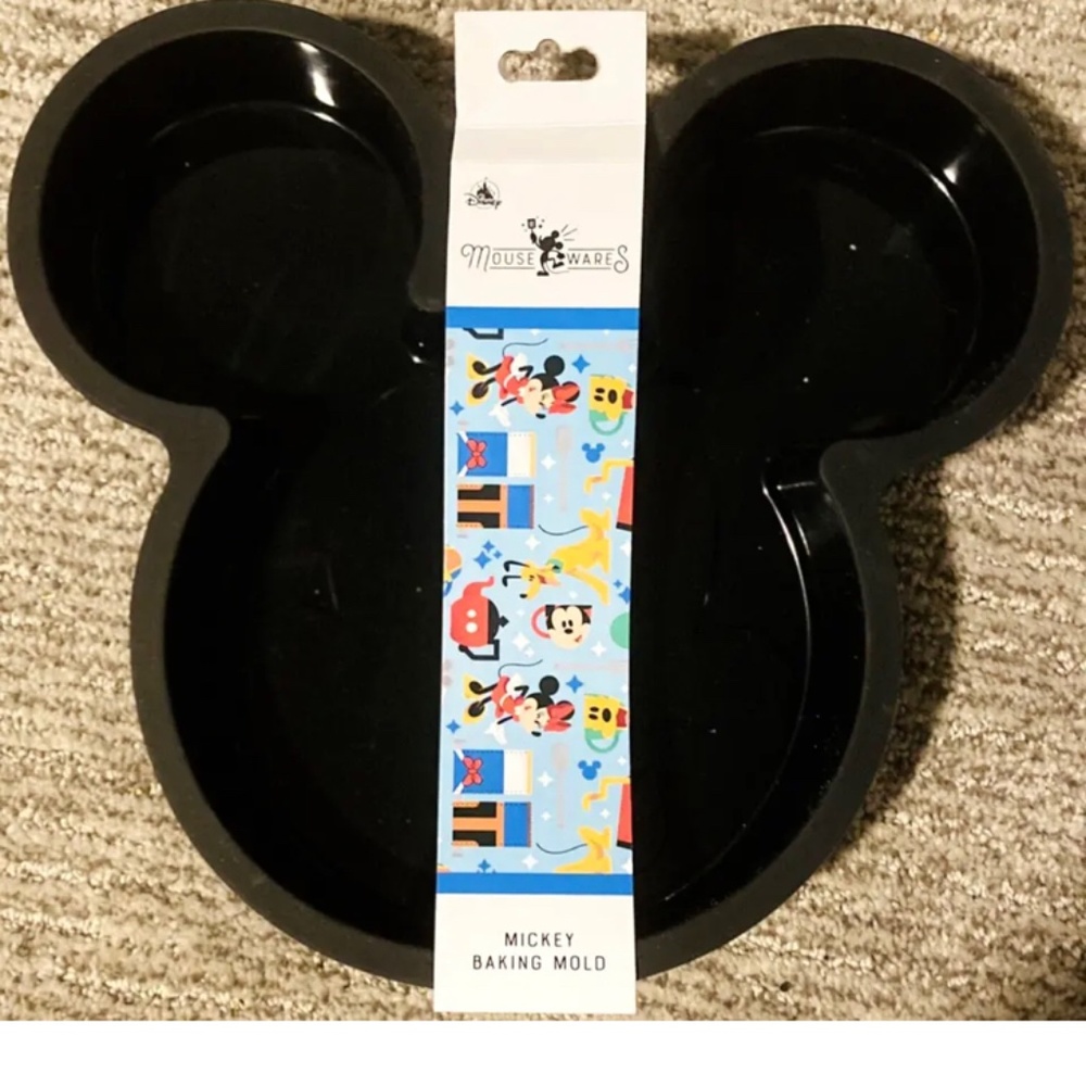 Disney Parks Mickey Mouse Ears Cake Mold Pan Silicone Mousewares NEW